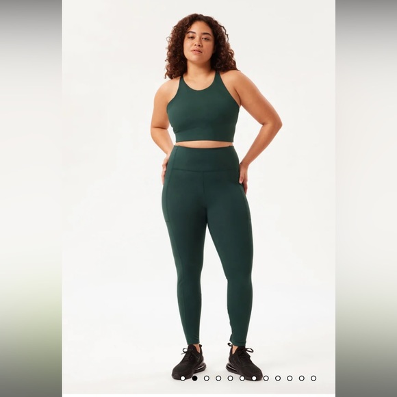 Girlfriend Collective Compressive Pocket Legging in Moss - Picture 4 of 7